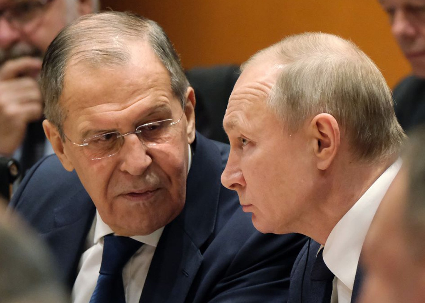 Lavrov səhvən Putinə "uzunqulaq" dedi